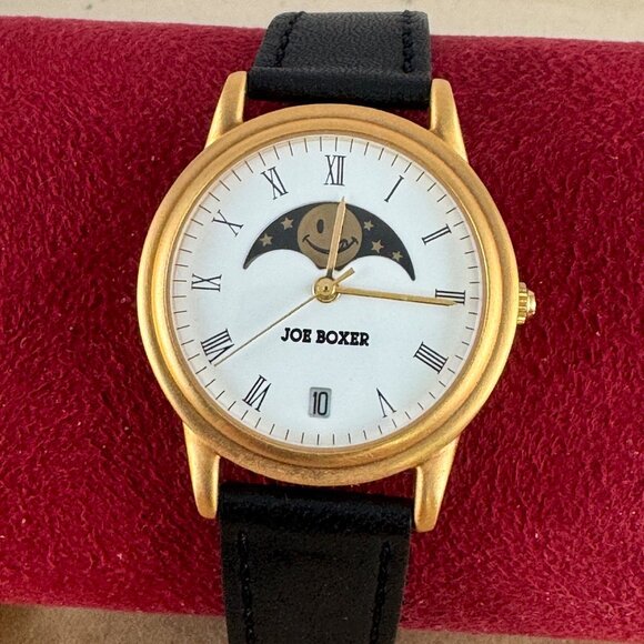 Vintage and rare, the 1995 Smiling Joe Boxer Moon phase watch main image 5